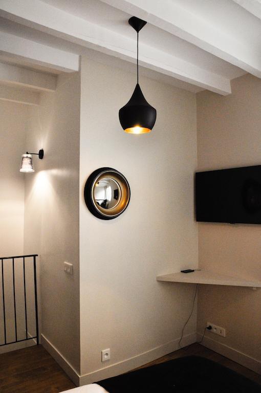 Appartement Duplex de charme au Coeur de Montmartre à Paris Chambre photo